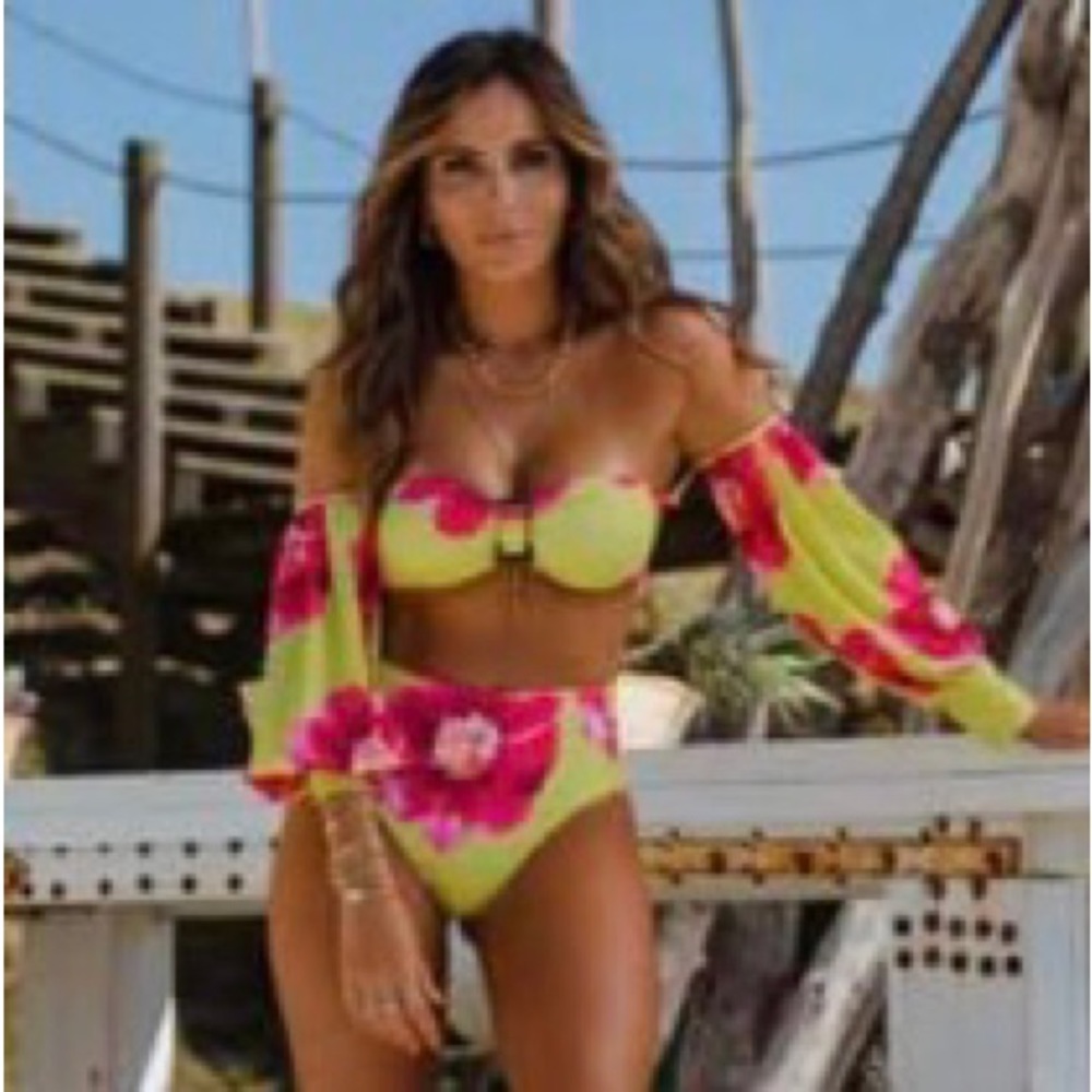 Cute Bikini - image 1